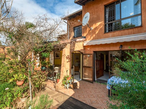 3 Bedroom Townhouse 3 Bedroom Townhouse