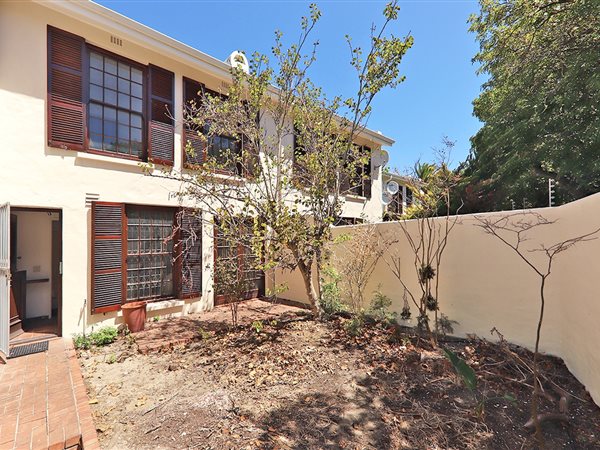 3 Bed Townhouse in Kenilworth