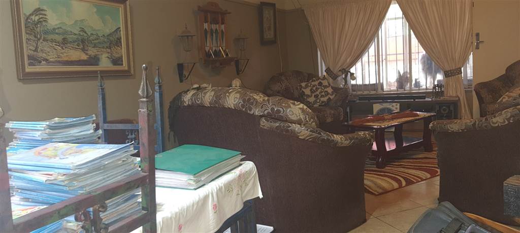 4 Bed House in Stilfontein photo number 16