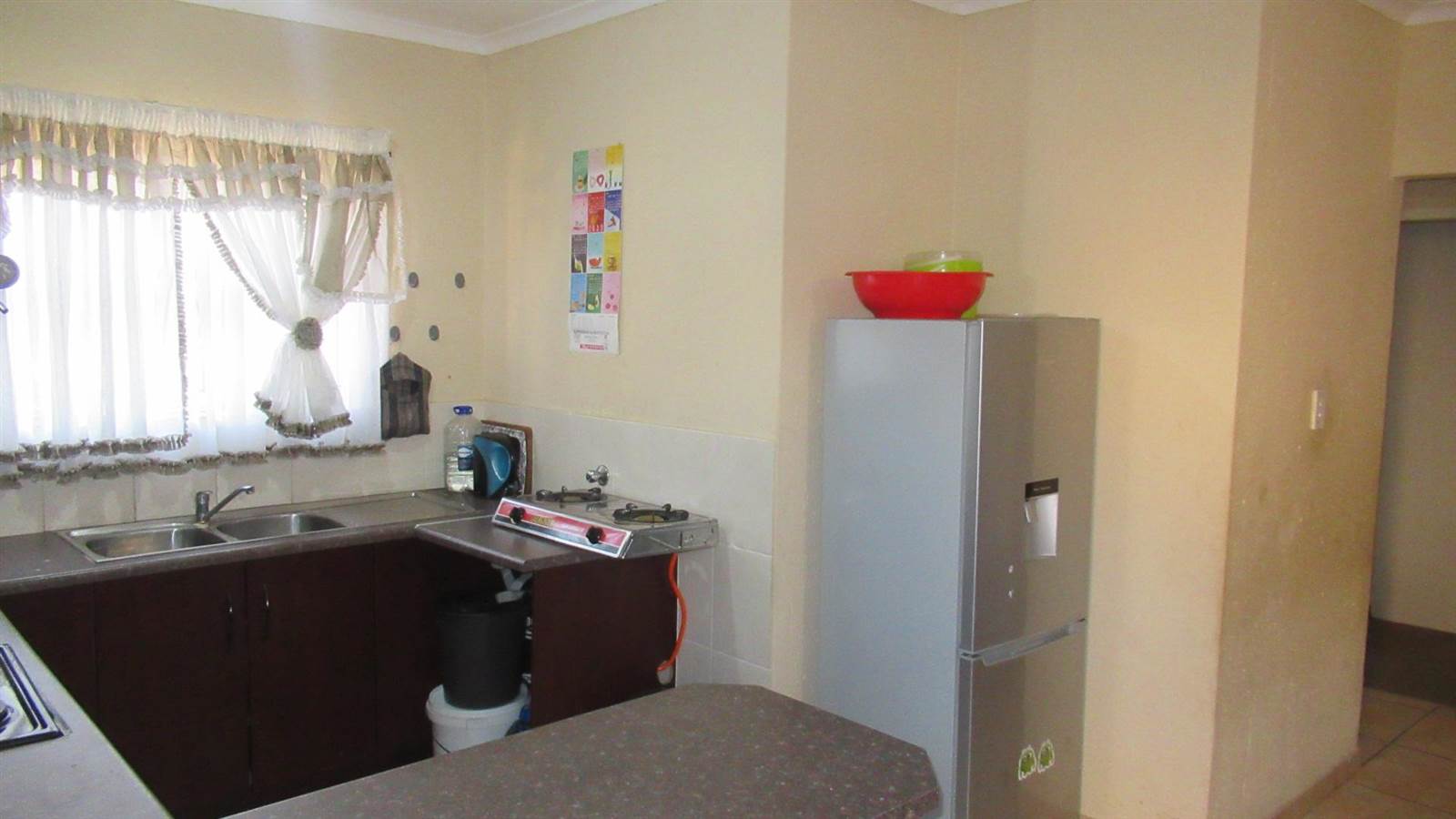 3 Bed Townhouse in Greenhills photo number 2