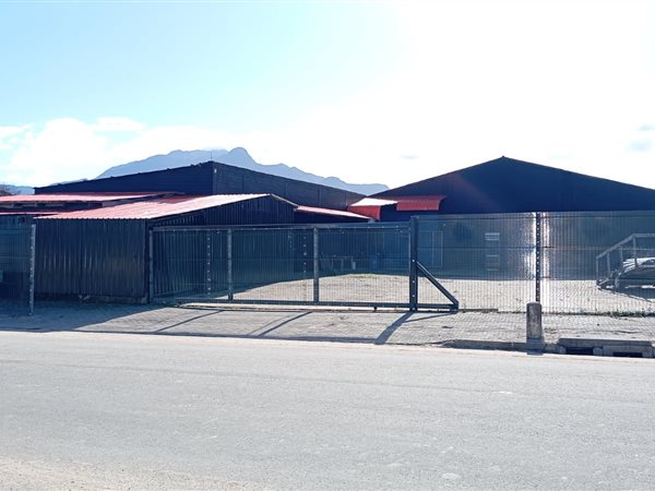 1 200 m² Commercial space 1 200 m² Commercial space