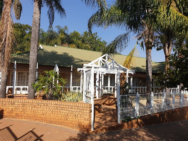 5 Bed House in Safari Gardens