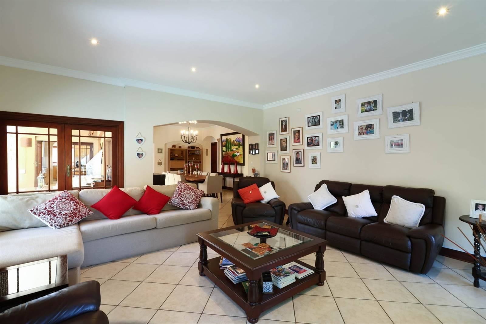 4 Bed House in Ruimsig Country Estate photo number 13