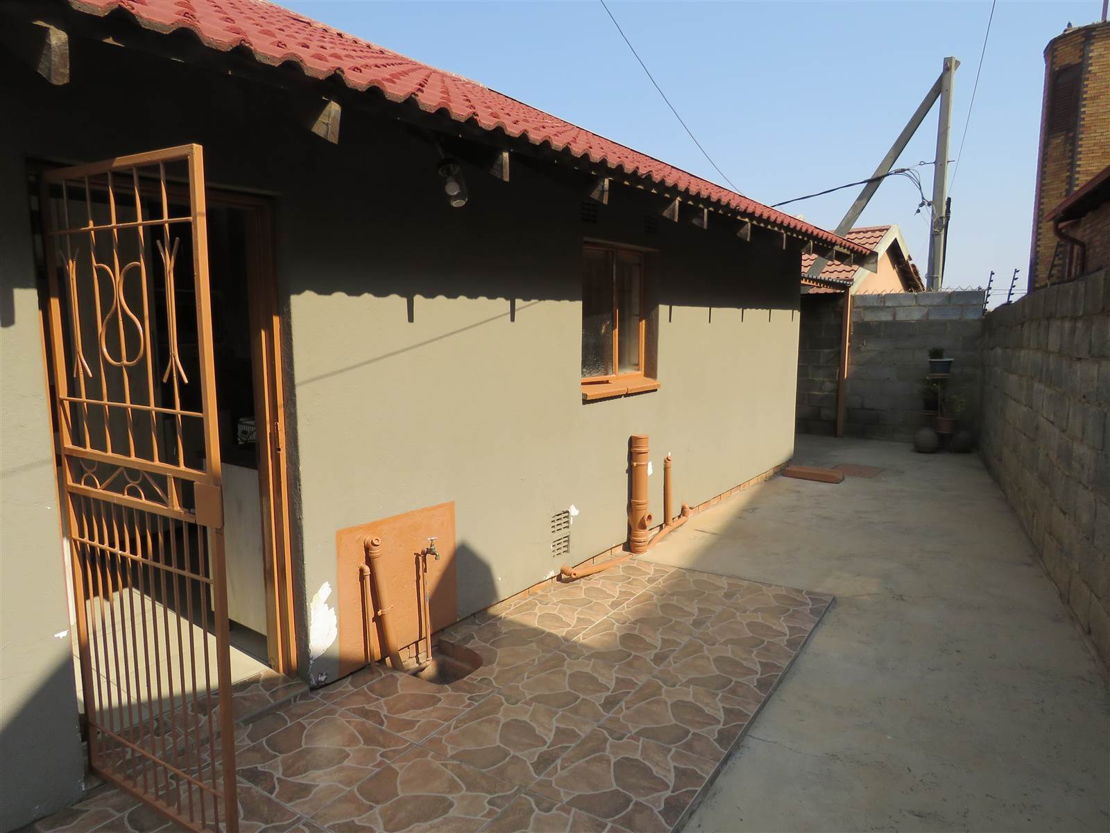 3 Bed House in Kagiso photo number 13