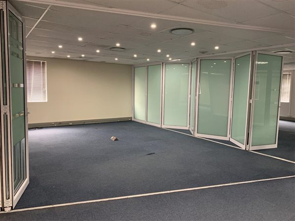 240  m² Commercial space