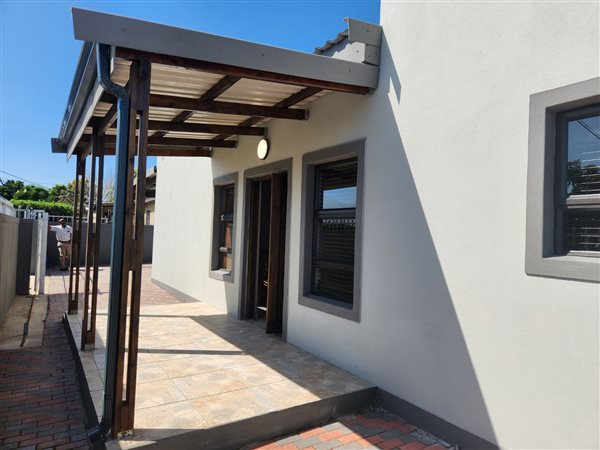 5 Bed House in Pacaltsdorp
