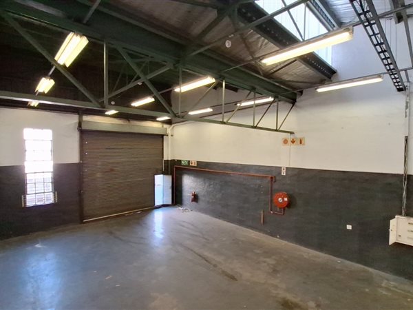 183  m² Industrial space