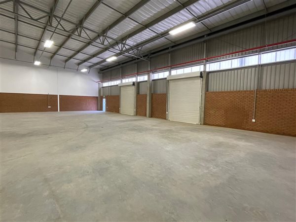 676  m² Industrial space