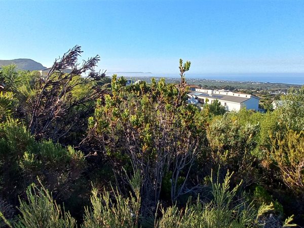 2035 m² Land available in Chanteclair
