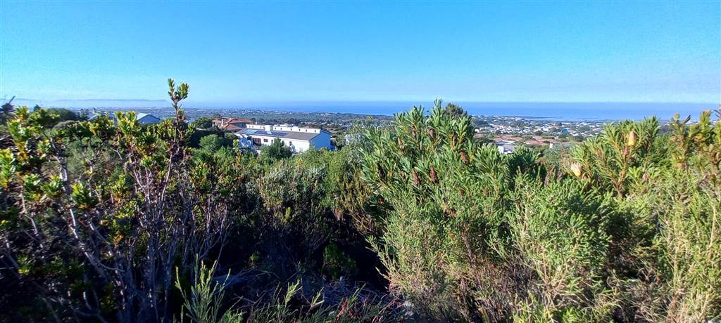 2035 m² Land available in Chanteclair photo number 2
