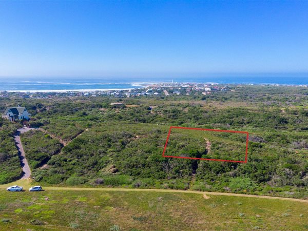 7500 m² Land available in St Francis Field