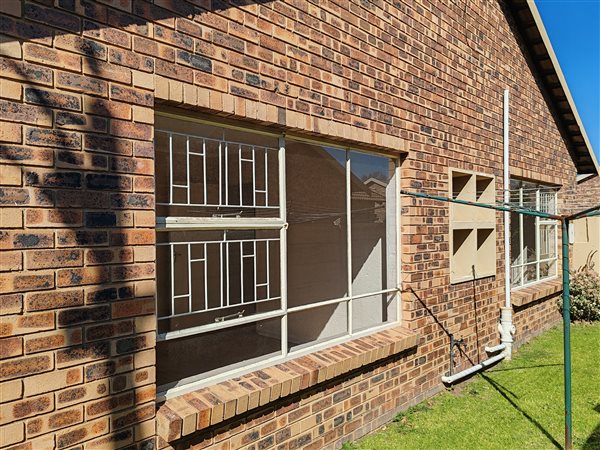 2 Bedroom Townhouse 2 Bedroom Townhouse