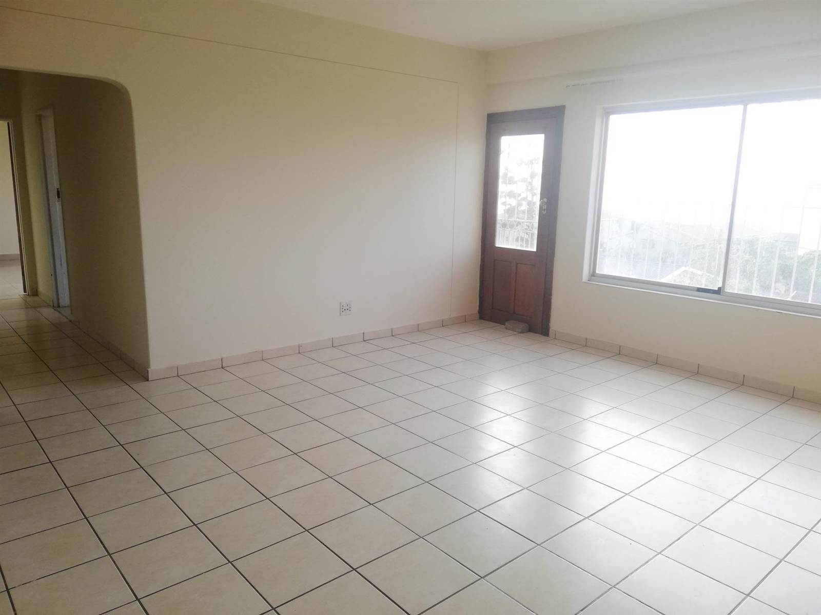3 Bed Apartment in Port Shepstone photo number 4