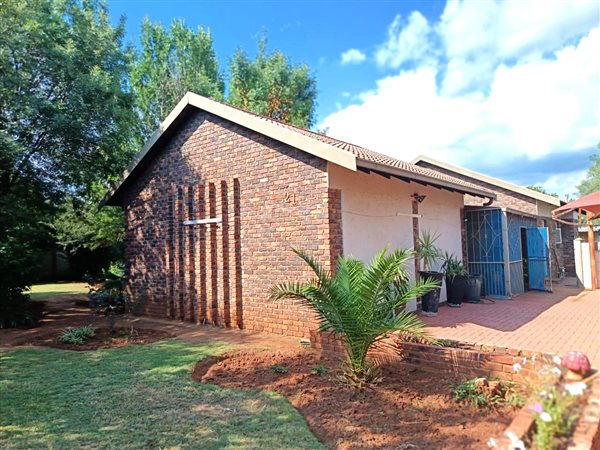 4 Bedroom House 4 Bedroom House