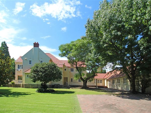 672  m² Office Space in Saxonwold
