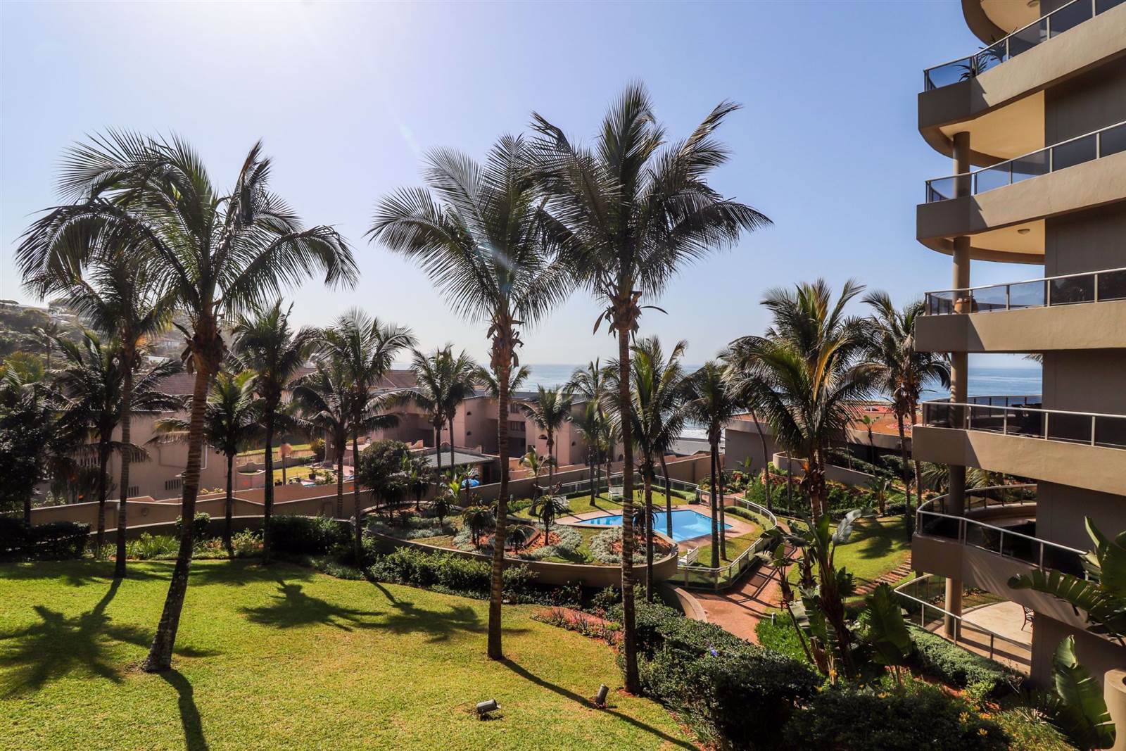2 Bed Apartment in Ballito photo number 3