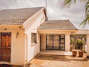 4 Bed House in Brindhaven