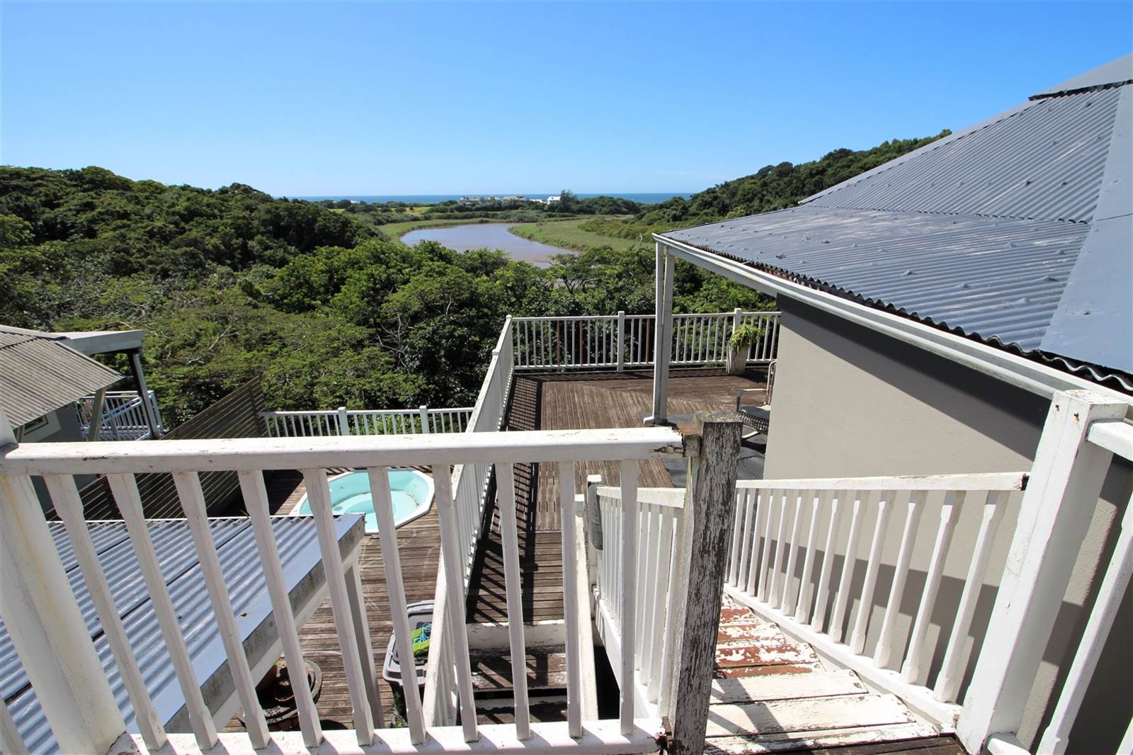 4 Bed Townhouse in Blythedale Beach photo number 16