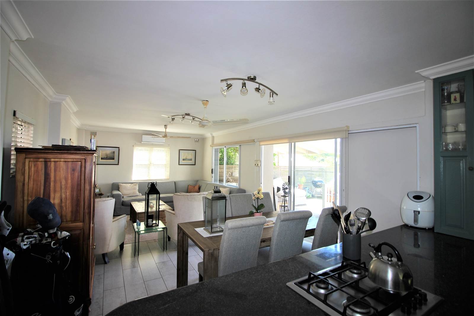 4 Bed Townhouse in Blythedale Beach photo number 4