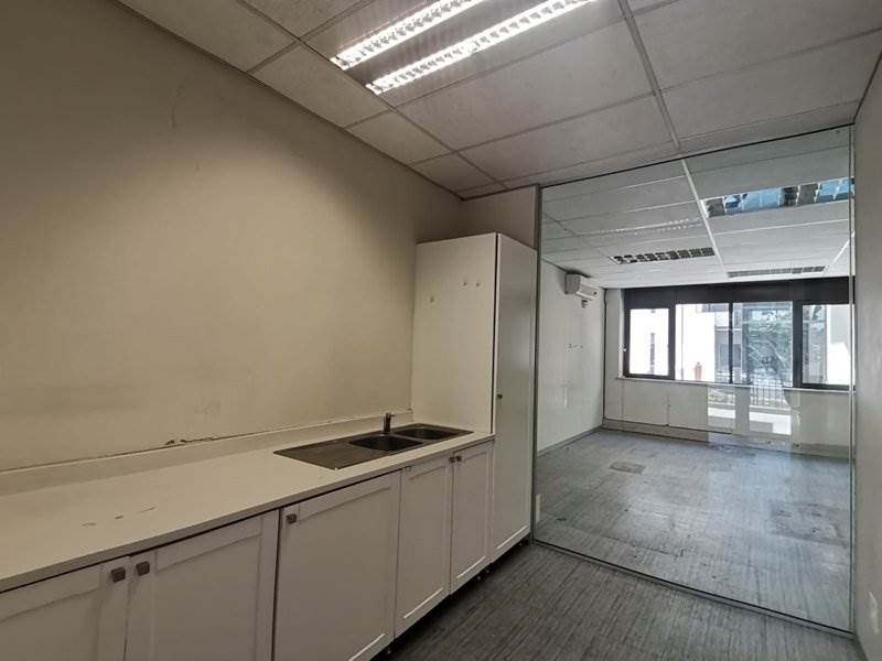 433  m² Office Space in Illovo photo number 11