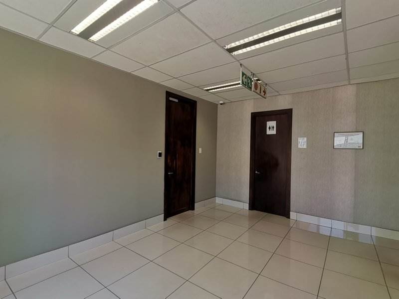433  m² Office Space in Illovo photo number 12