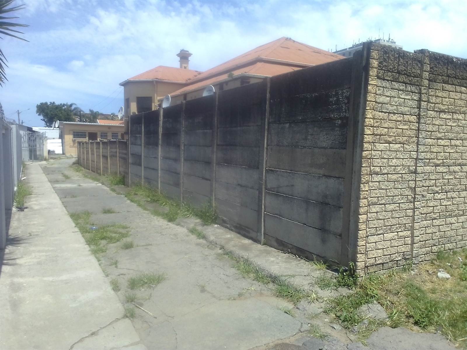 10 Bed House in Southernwood photo number 5