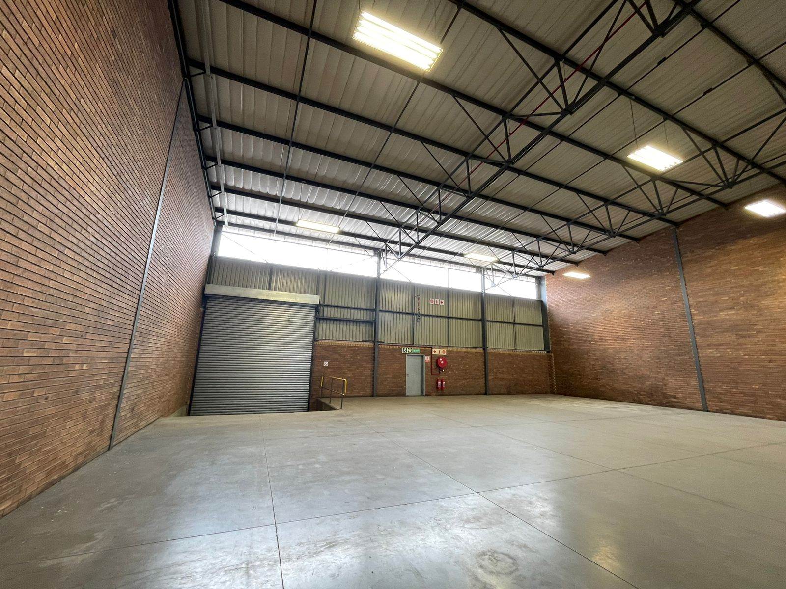 595  m² Industrial space in Pomona photo number 13