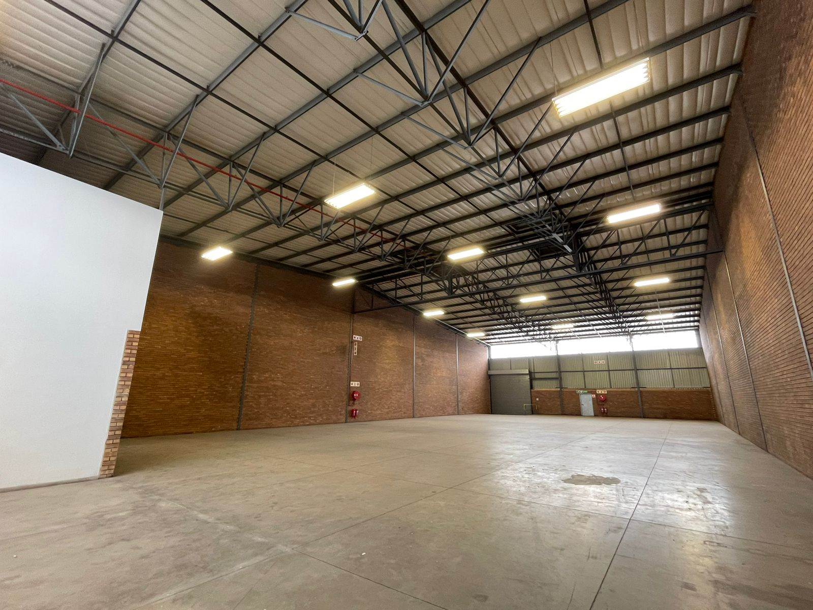 595  m² Industrial space in Pomona photo number 10