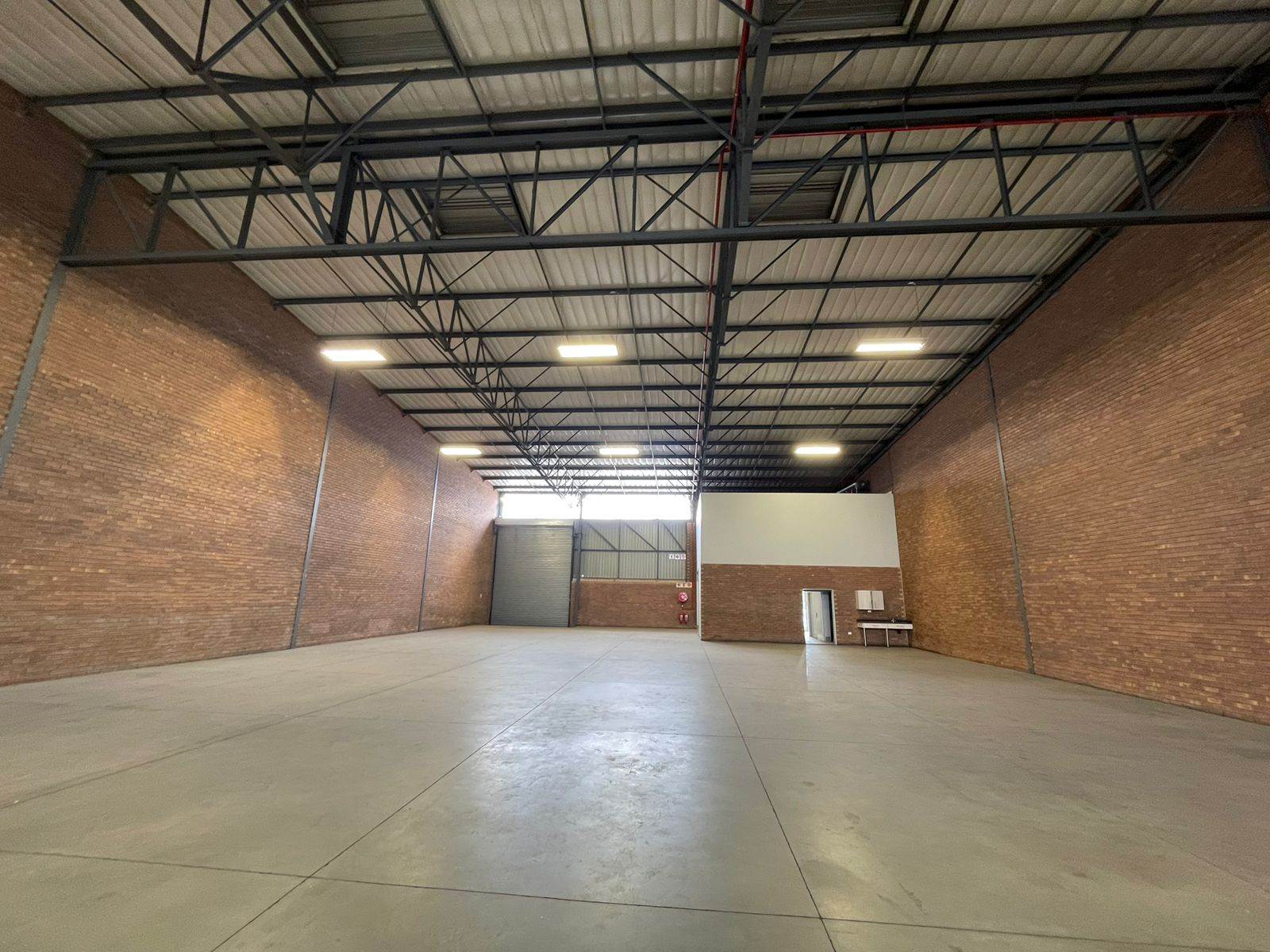 595  m² Industrial space in Pomona photo number 15