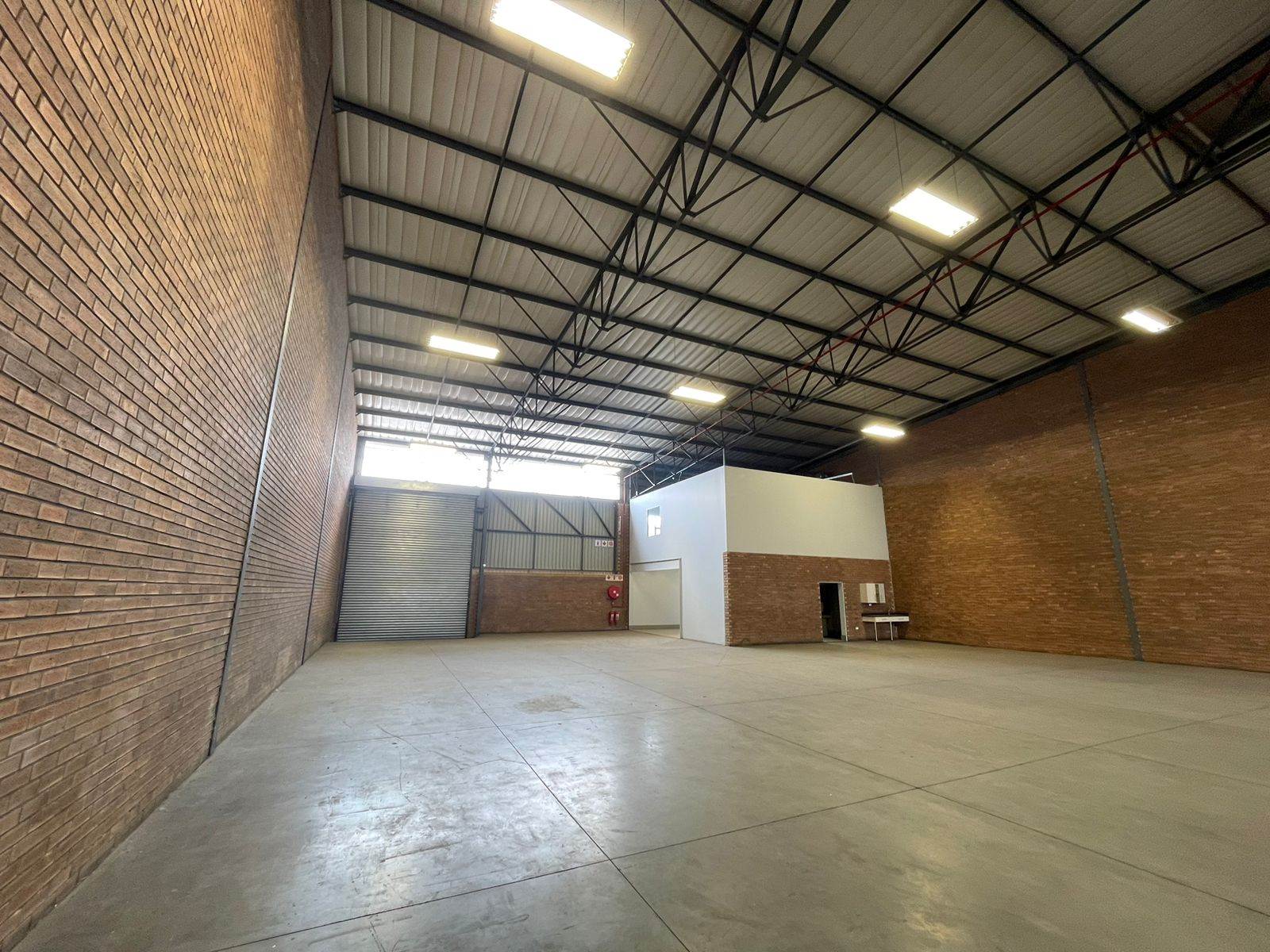 595  m² Industrial space in Pomona photo number 12