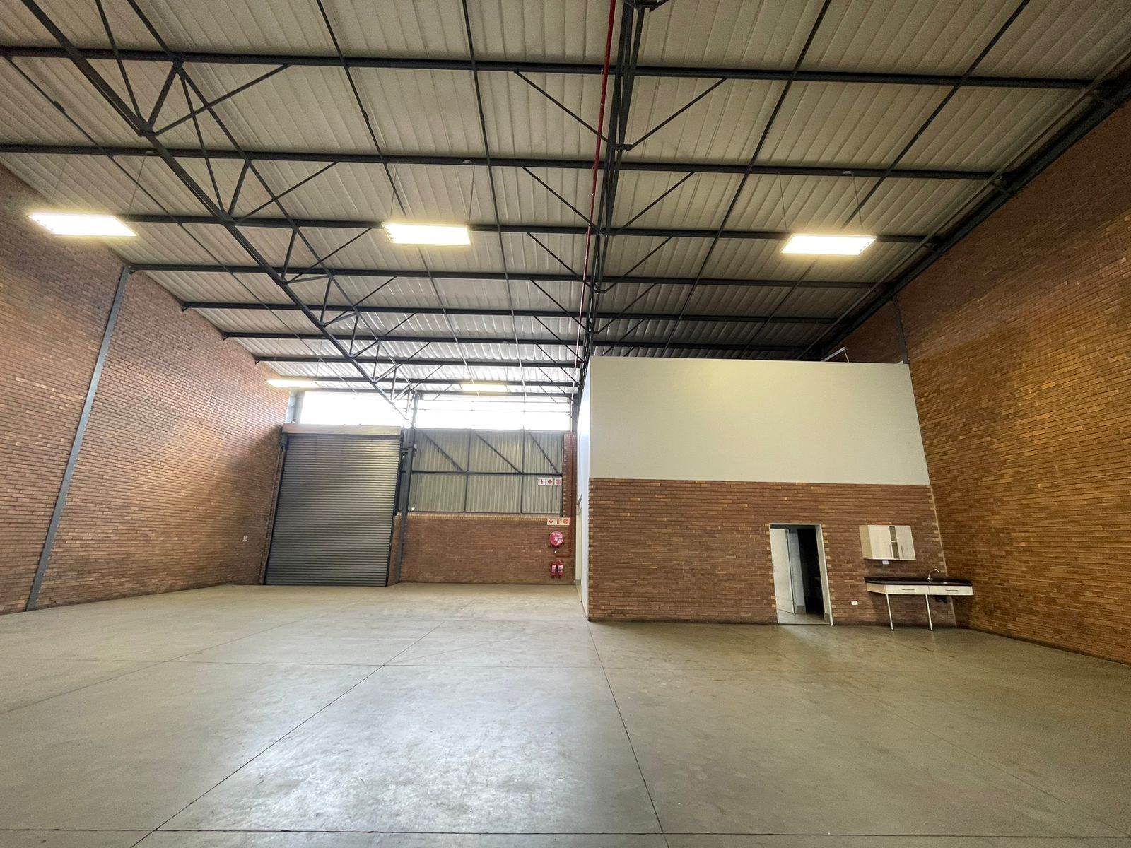 595  m² Industrial space in Pomona photo number 17