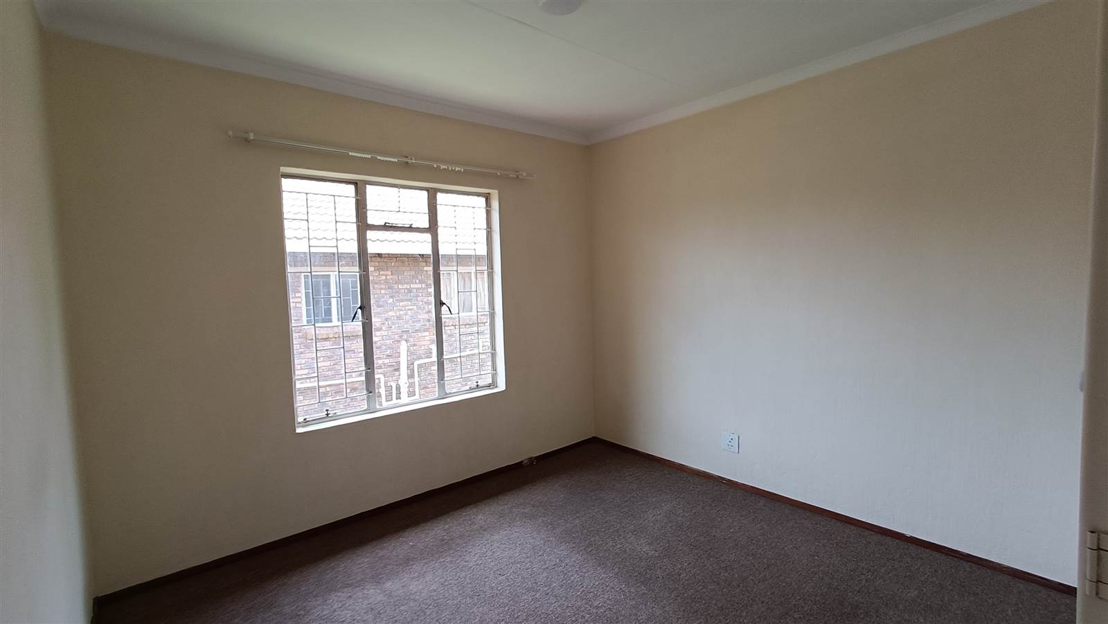 2 Bed Apartment in Highveld photo number 12