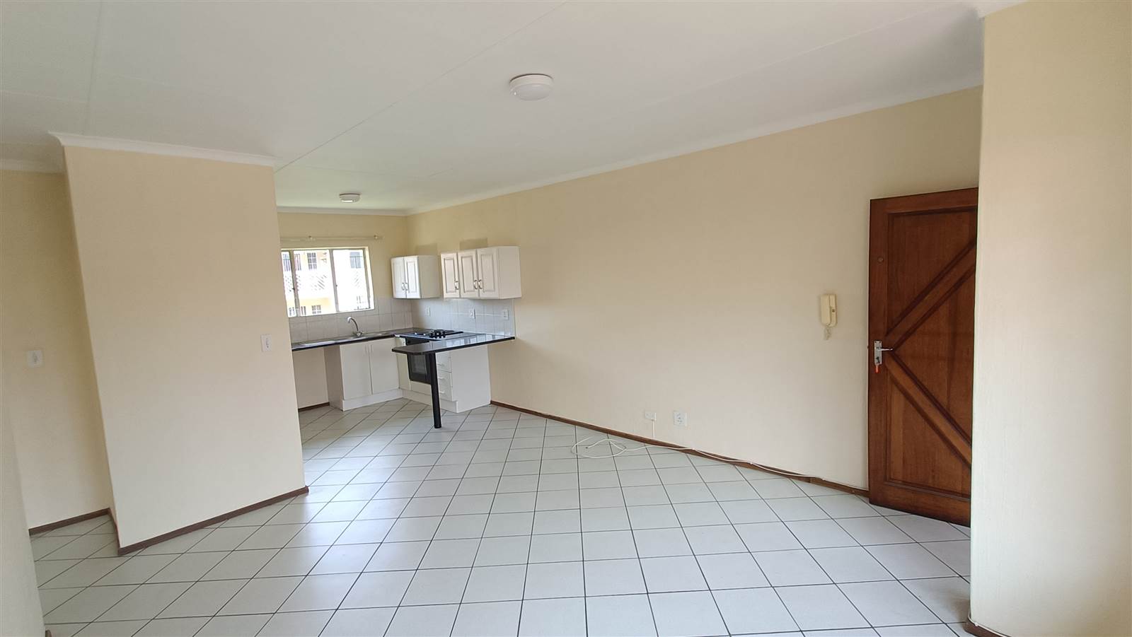 2 Bed Apartment in Highveld photo number 6