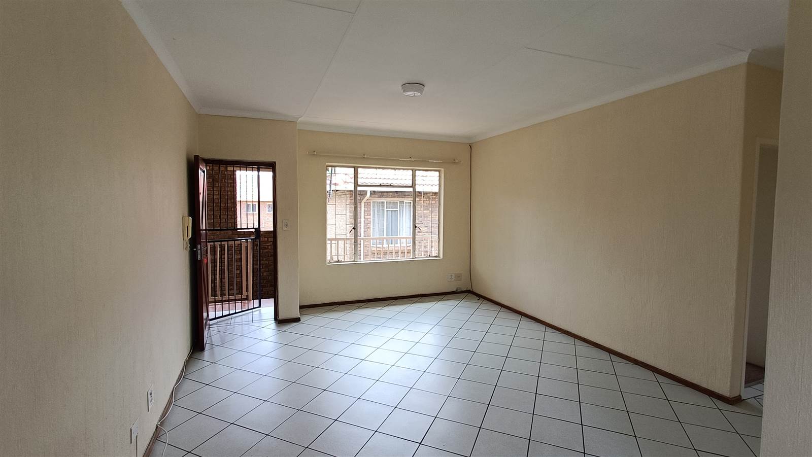 2 Bed Apartment in Highveld photo number 5