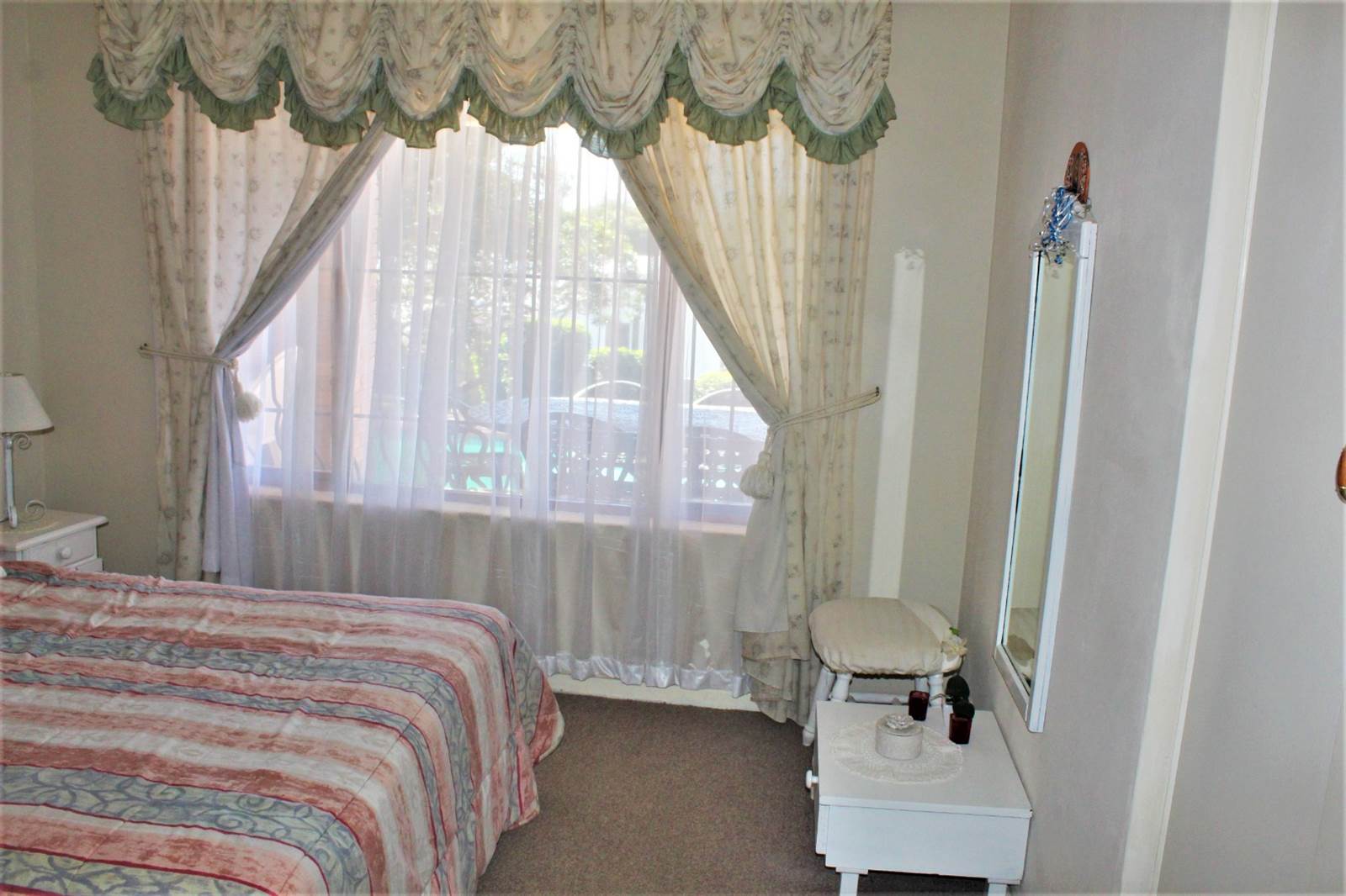 5 Bed House in Leisure Bay photo number 11