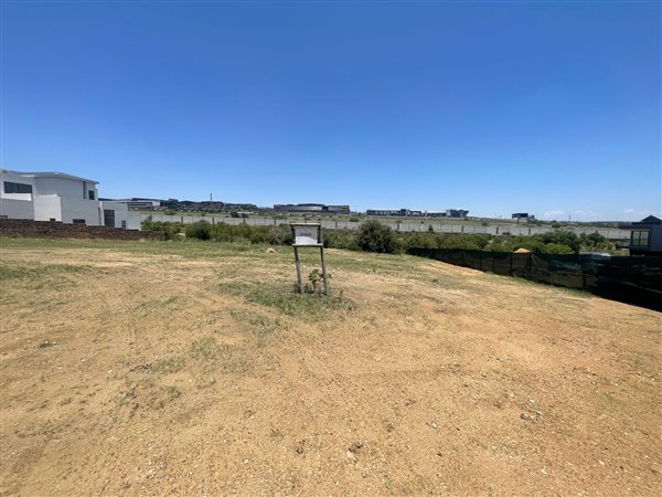 1 152 m² Land