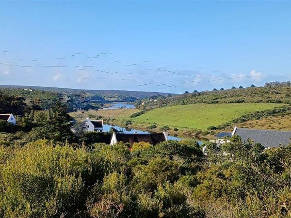 589 m² Land available in Stilbaai