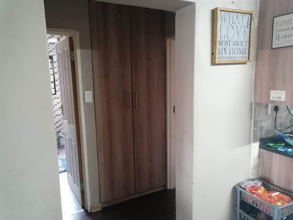 3 Bed Apartment in Lenasia photo number 4