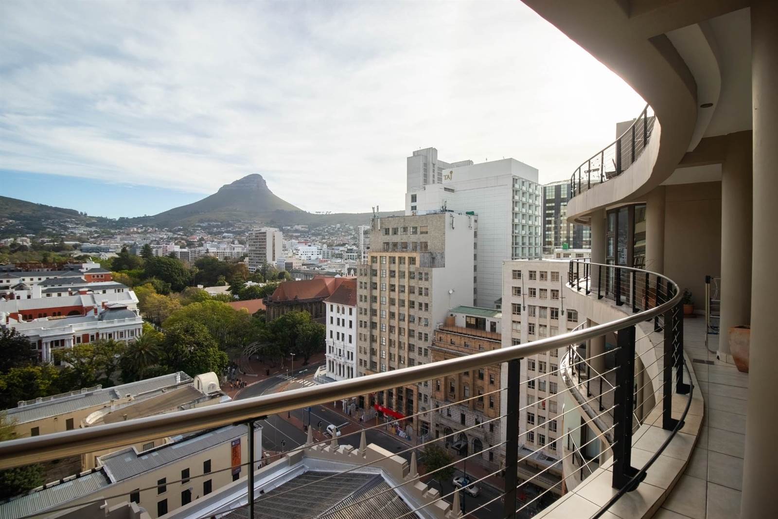 2 Bed Apartment in Cape Town City Centre photo number 22