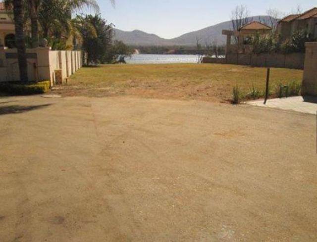 1080 m² Land available in Westlake Estate photo number 4