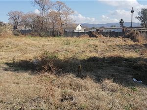 1190 m² Land available in Rensburg