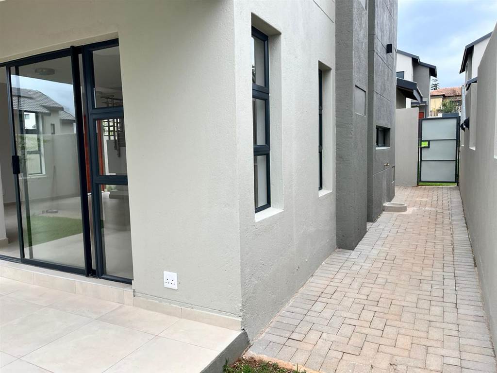 3 Bed Townhouse in Nelspruit photo number 9