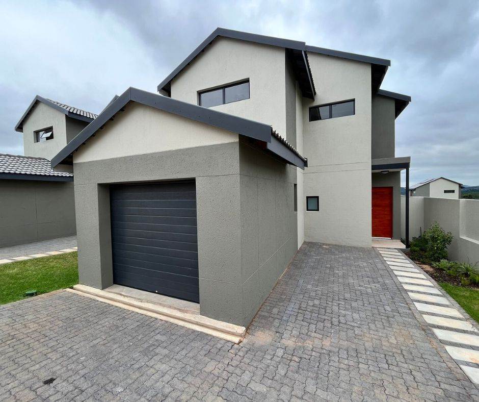 3 Bed Townhouse in Nelspruit photo number 1