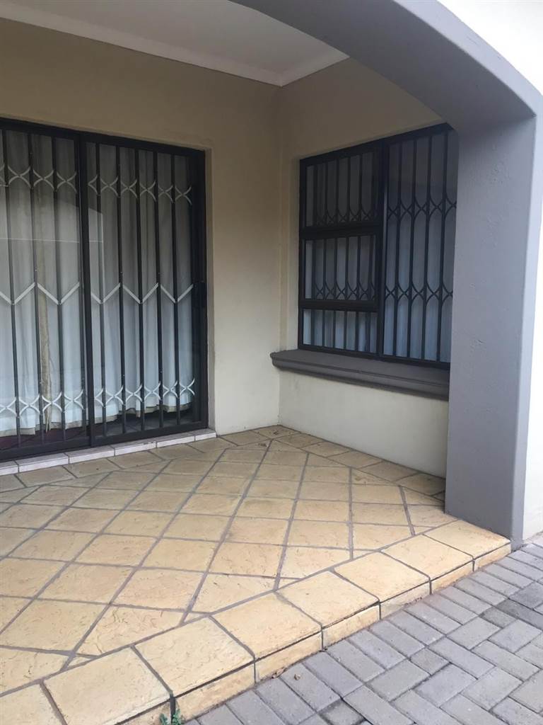 2 Bed Simplex in Polokwane Central photo number 3