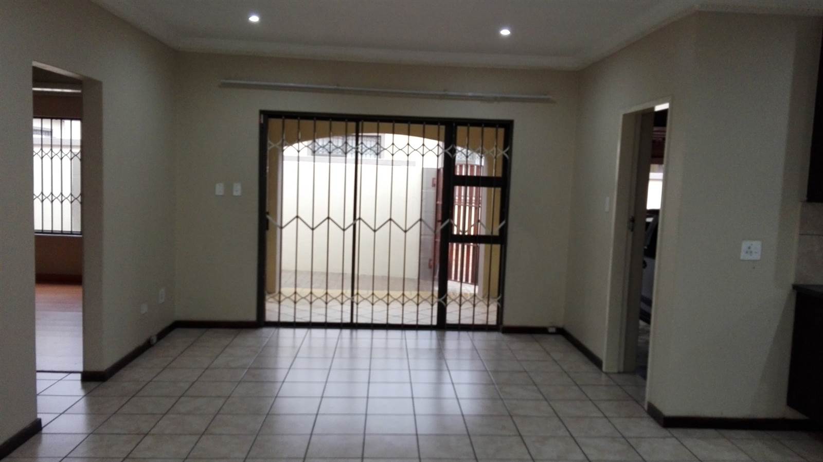 2 Bed Simplex in Polokwane Central photo number 6