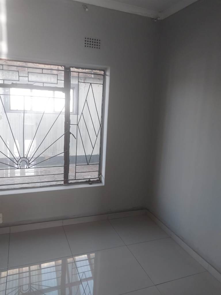 3 Bed House in Mamelodi East photo number 10