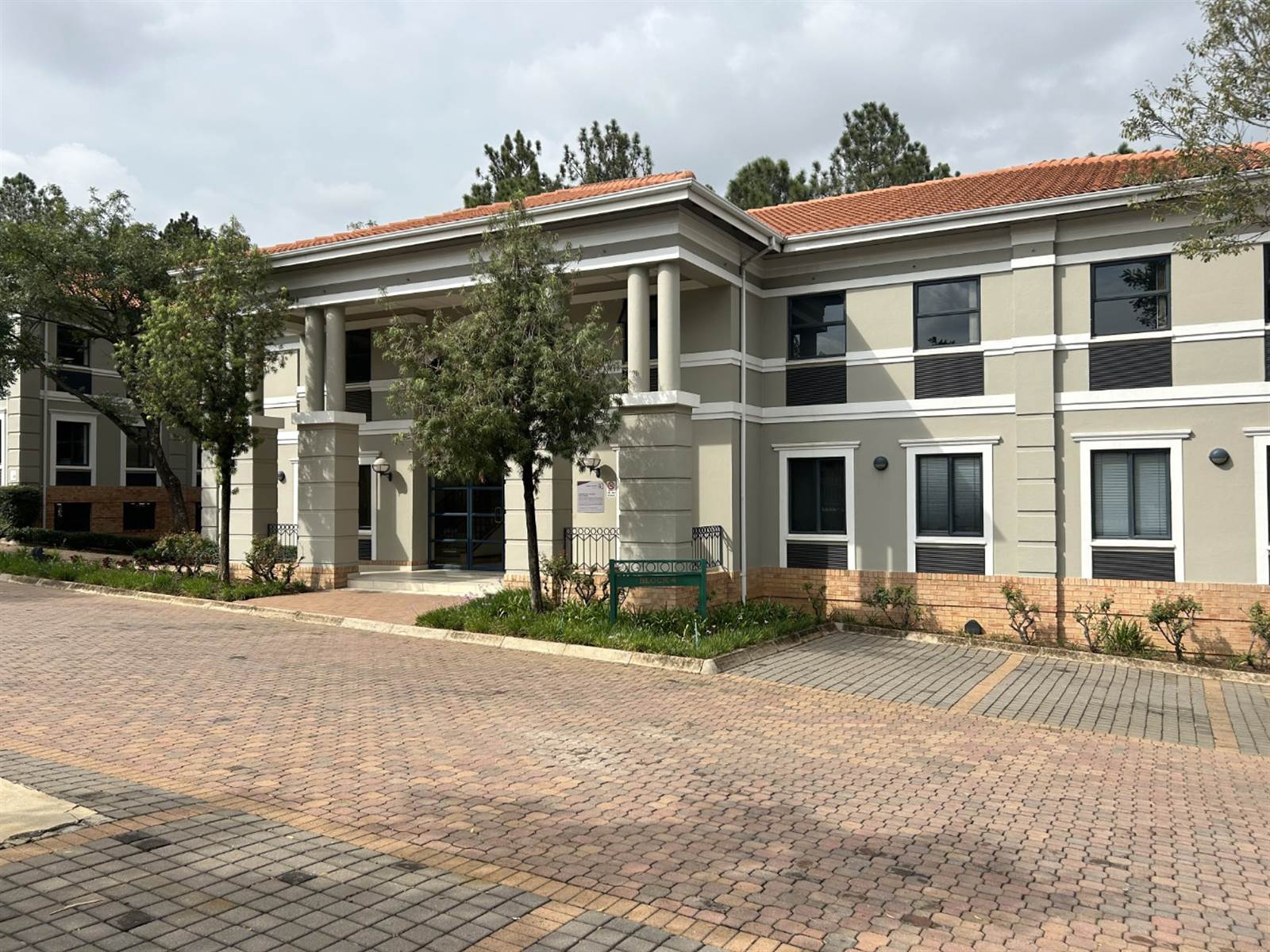 390  m² Commercial space in Woodmead photo number 2