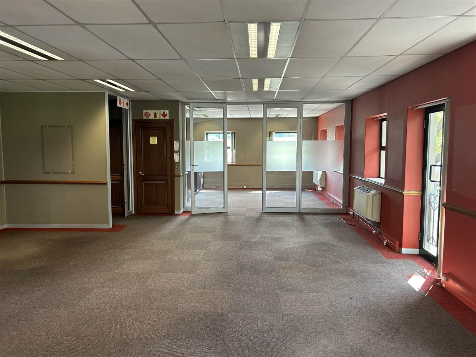 390  m² Commercial space in Woodmead photo number 15