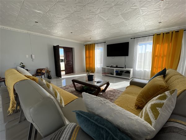 4 Bedroom House 4 Bedroom House