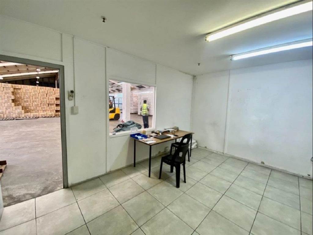 1108  m² Commercial space in Westmead photo number 3